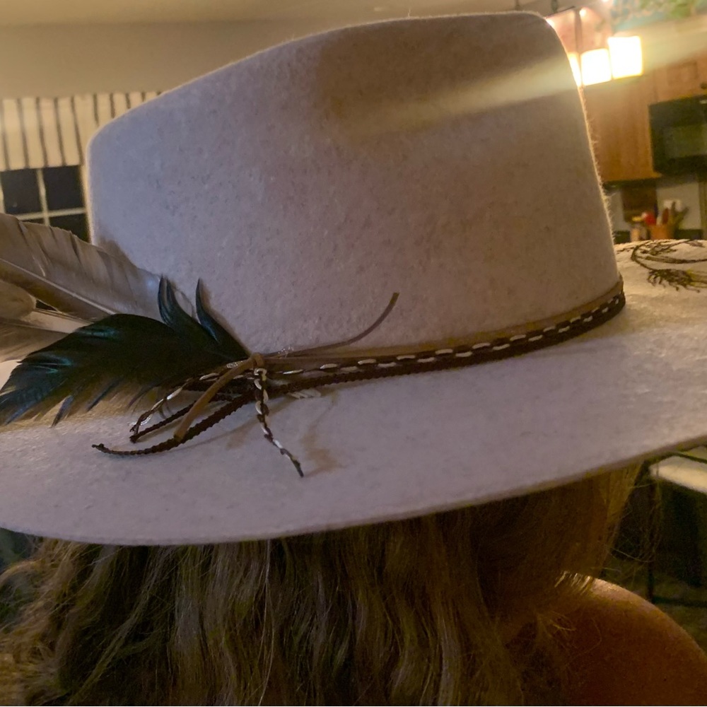 Designer hat - Picture 2 of 7